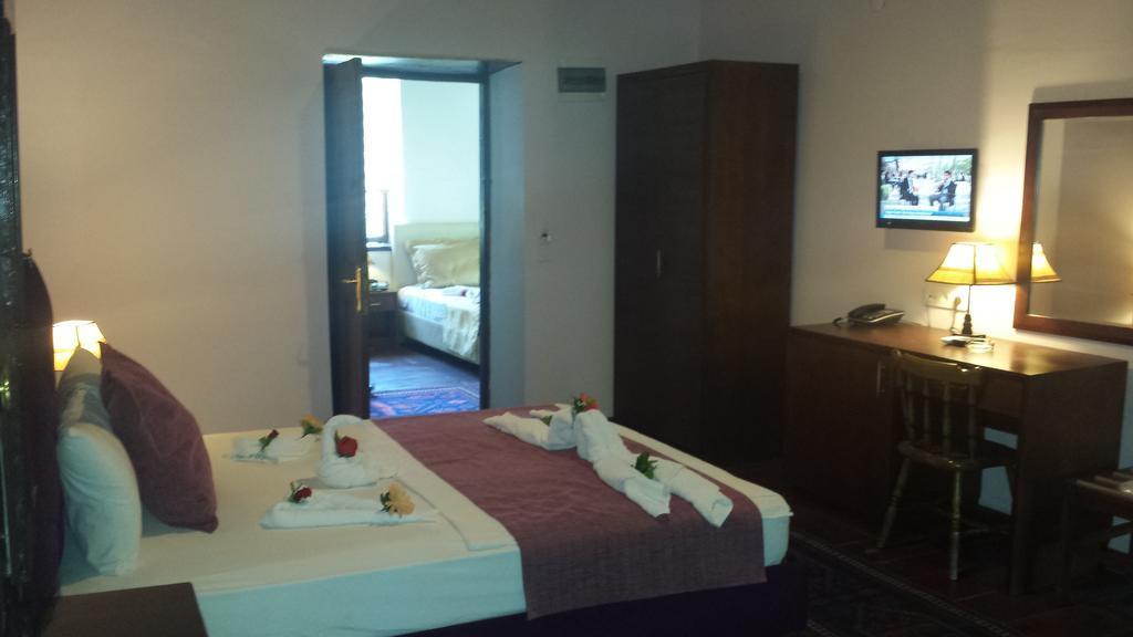 Kaleici Ozkavak Hotel Анталия Стая снимка